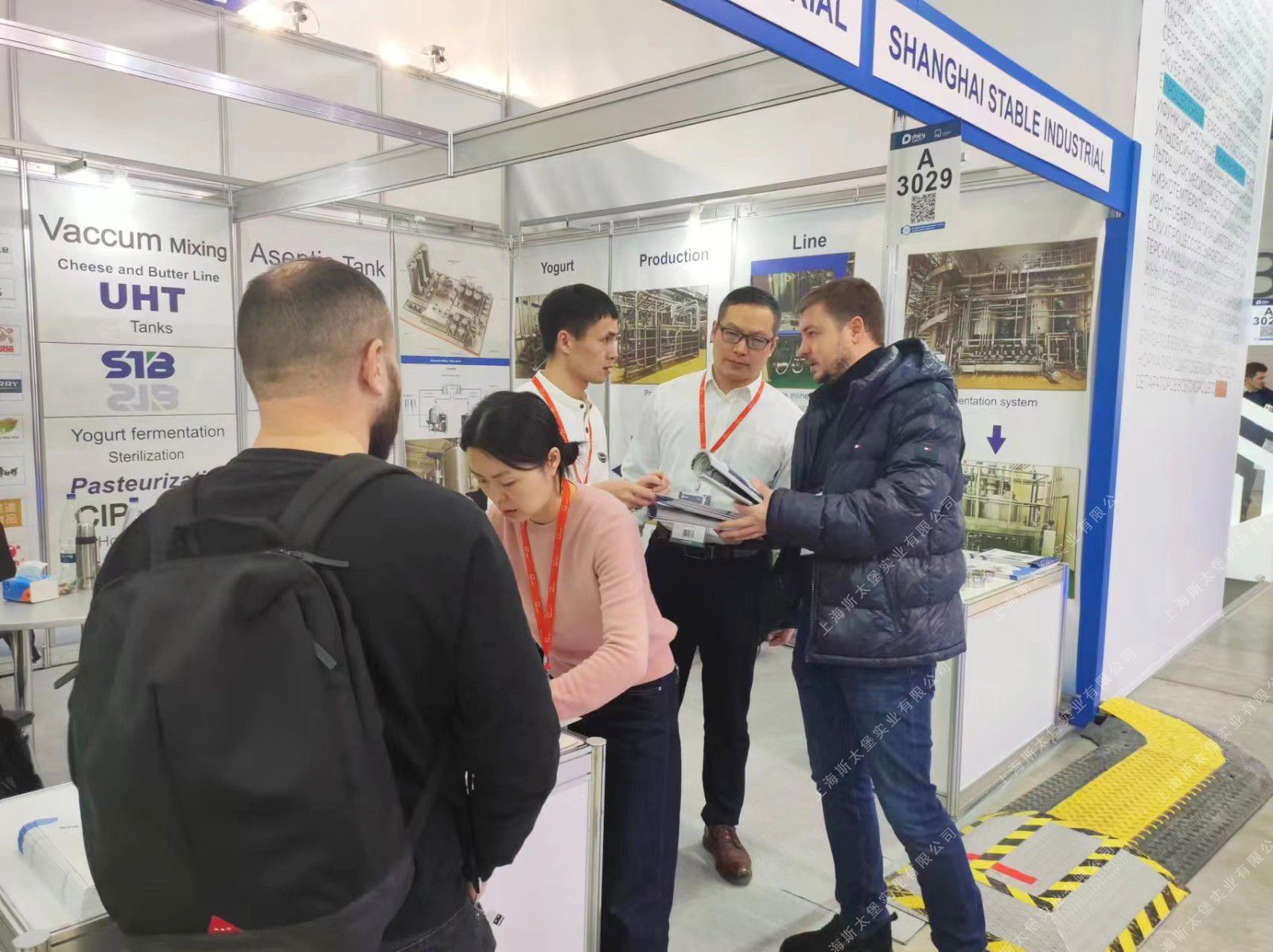 1674961804122197AC37.jpg 1674961804122197AC37.jpg